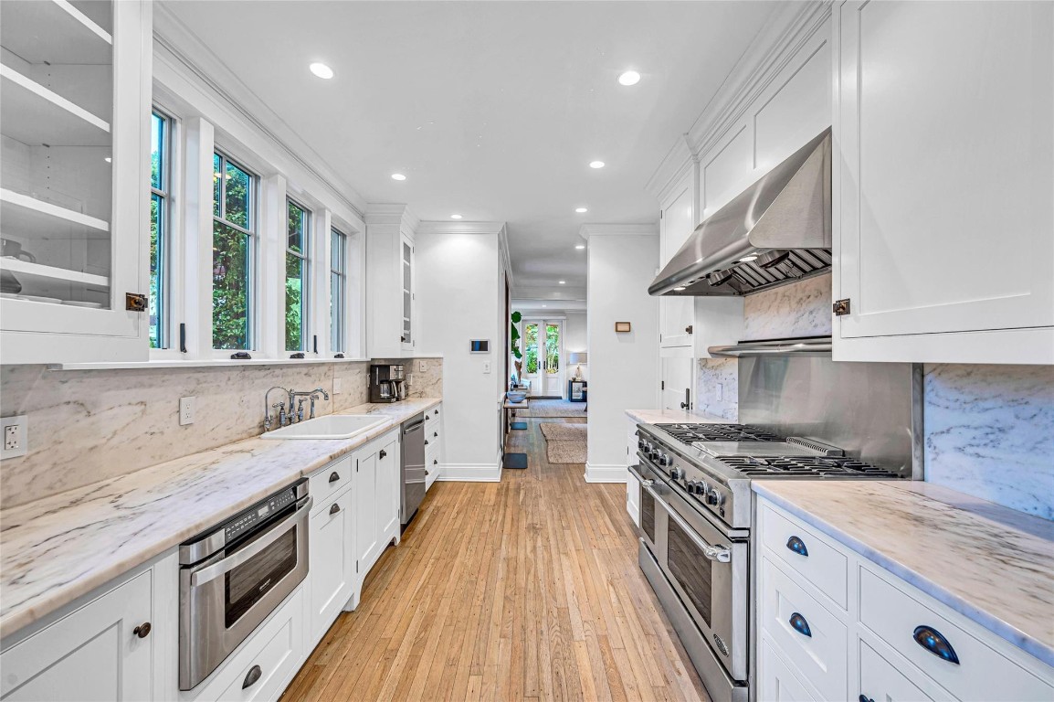 431 N Victoria Park Rd