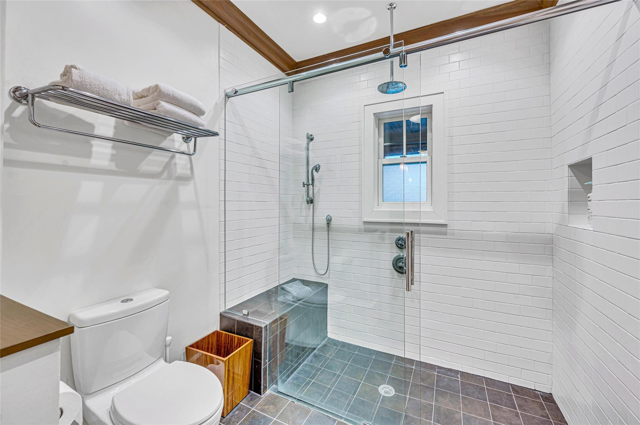 431 N Victoria Park Rd