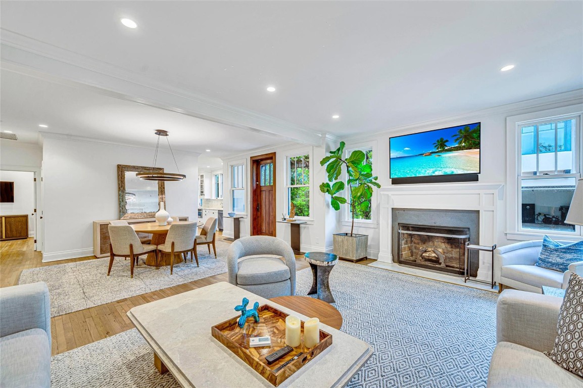 431 N Victoria Park Rd