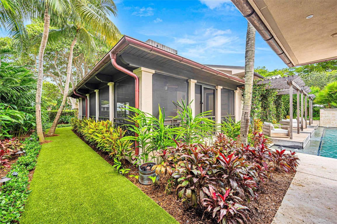 431 N Victoria Park Rd