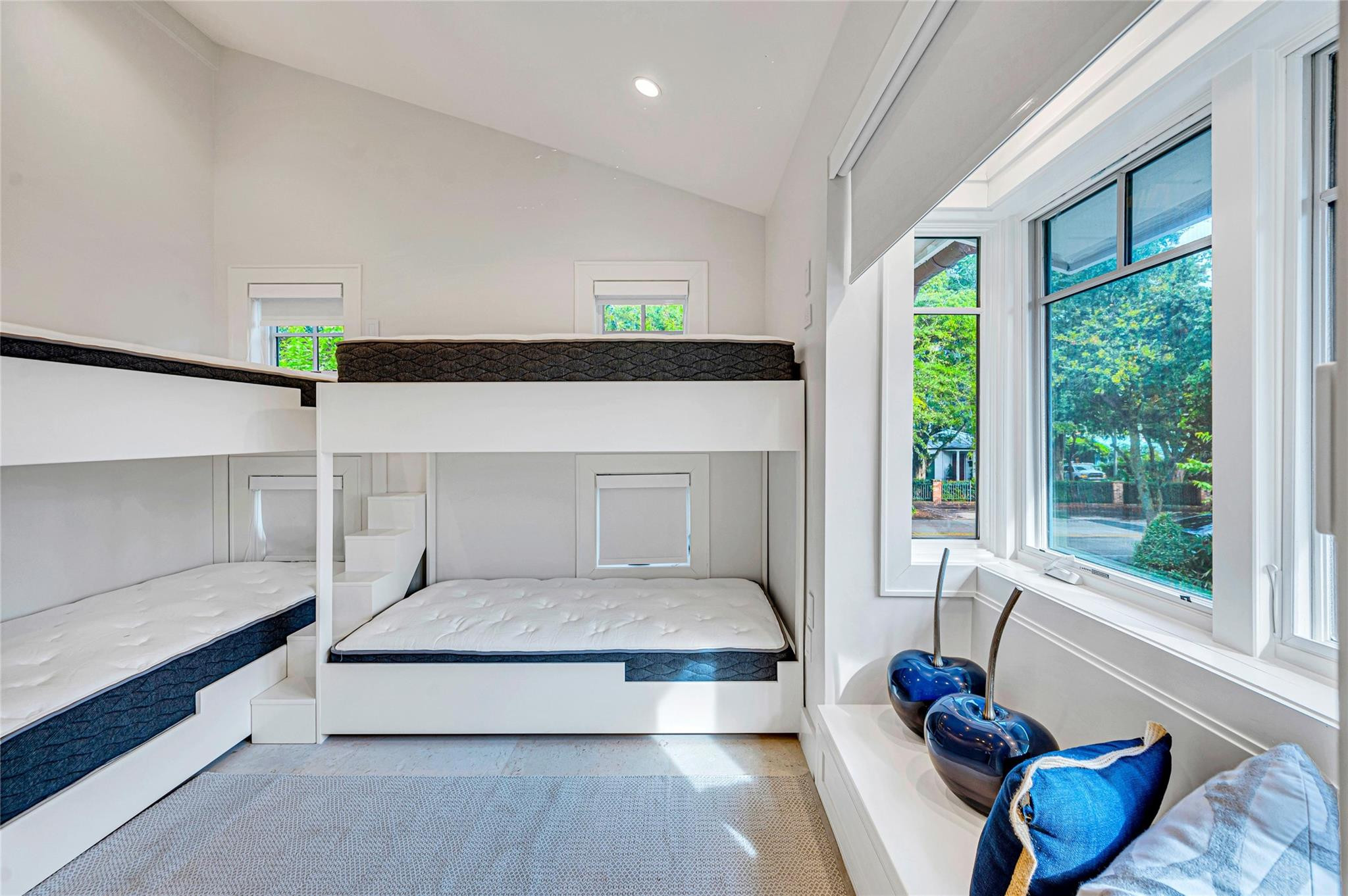 431 N Victoria Park Rd