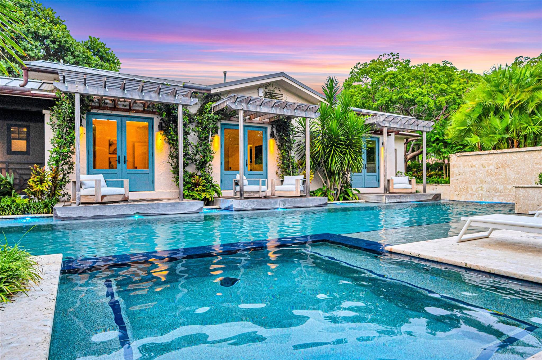 431 N Victoria Park Rd