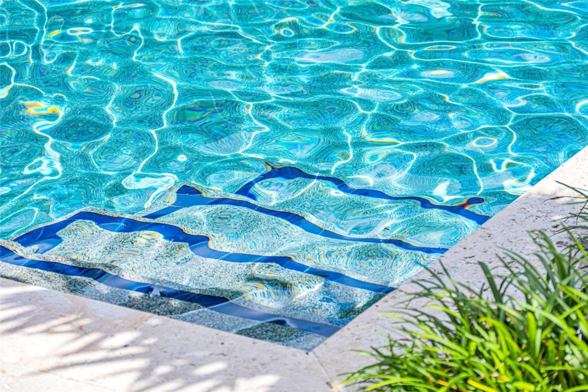 431 N Victoria Park Rd