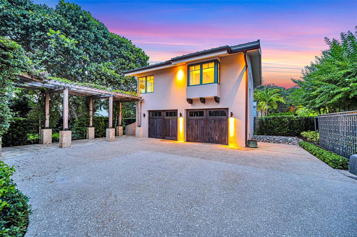 431 N Victoria Park Rd