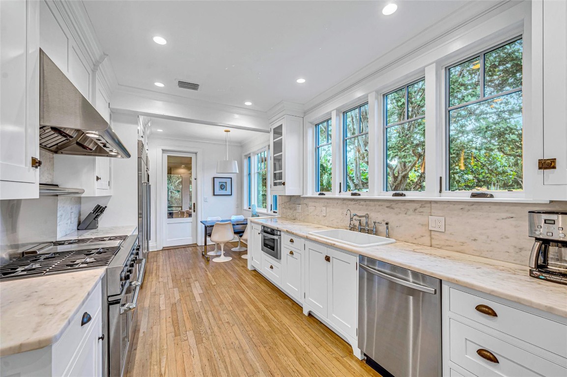 431 N Victoria Park Rd