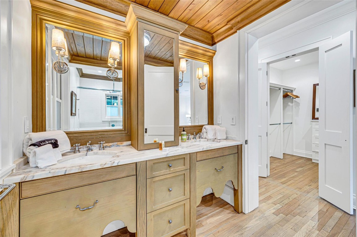 431 N Victoria Park Rd