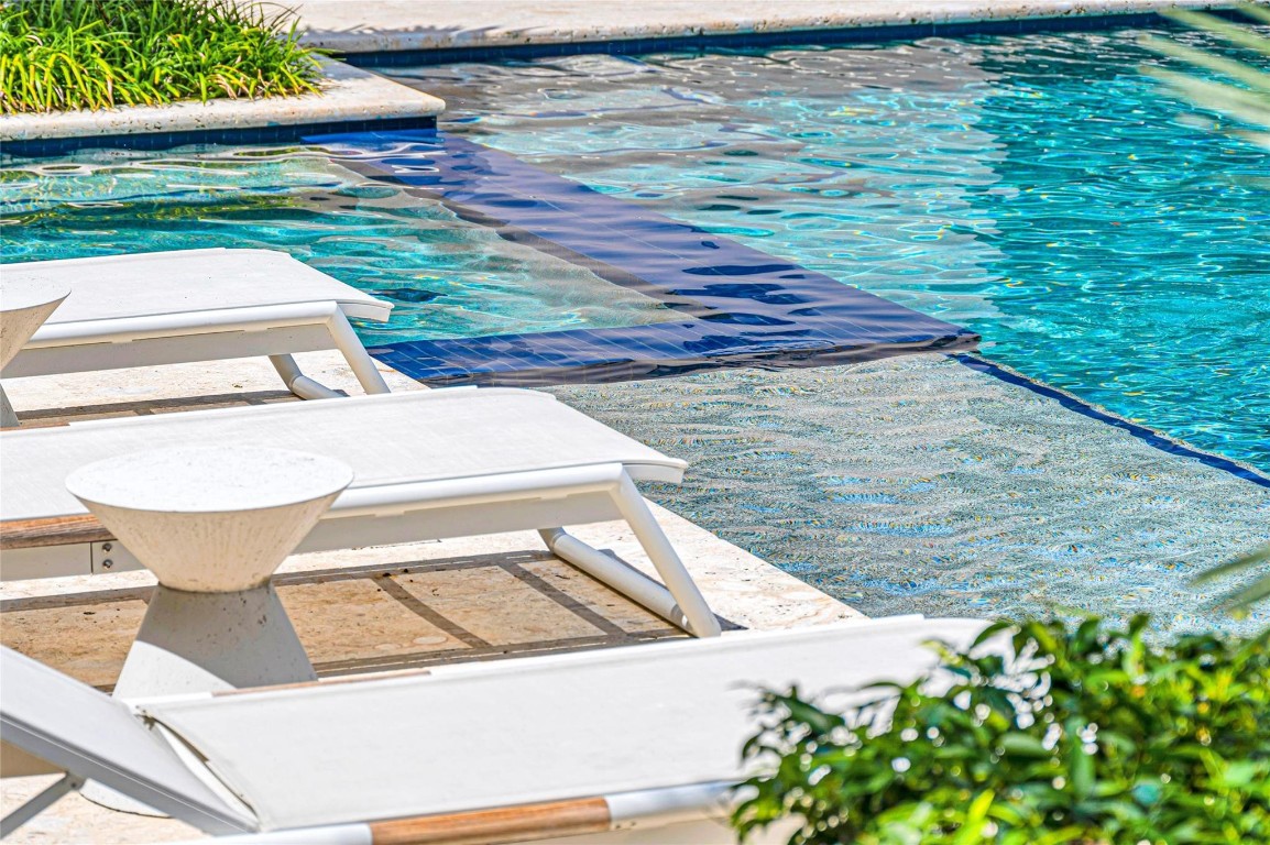 431 N Victoria Park Rd