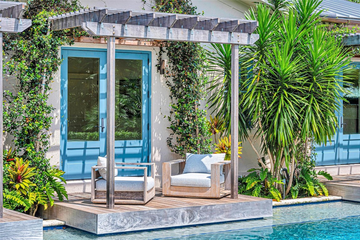 431 N Victoria Park Rd