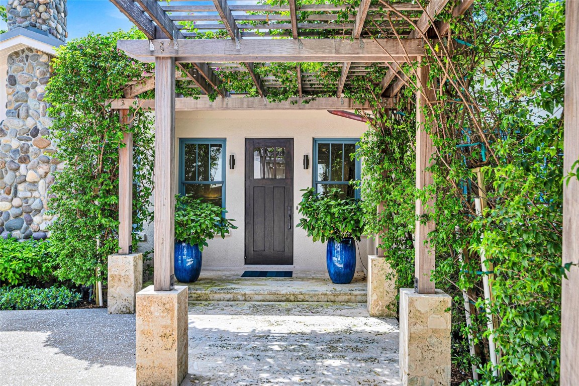 431 N Victoria Park Rd