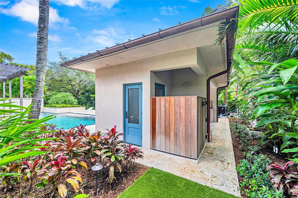 431 N Victoria Park Rd