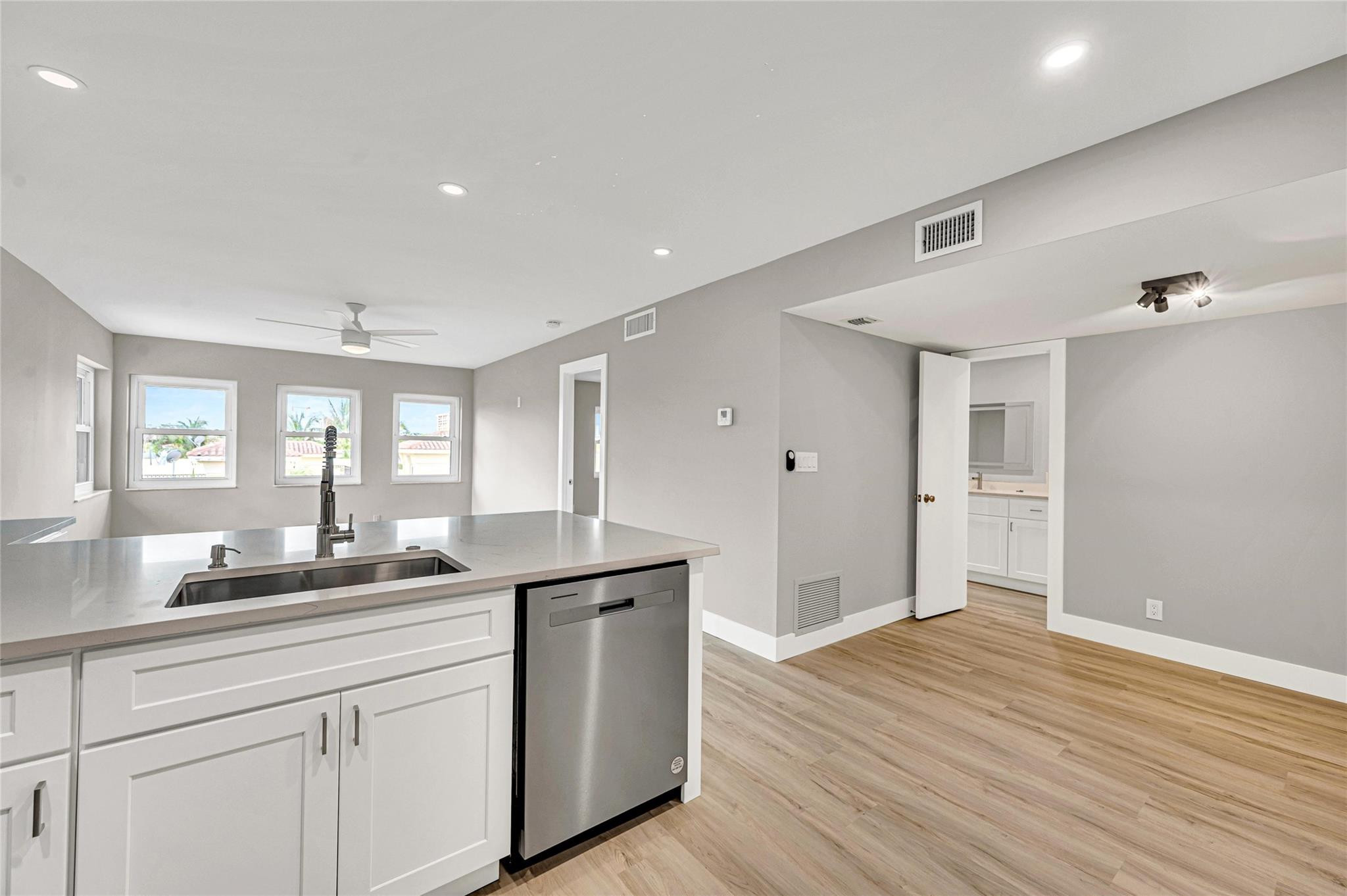615 NE 12th Ave 412