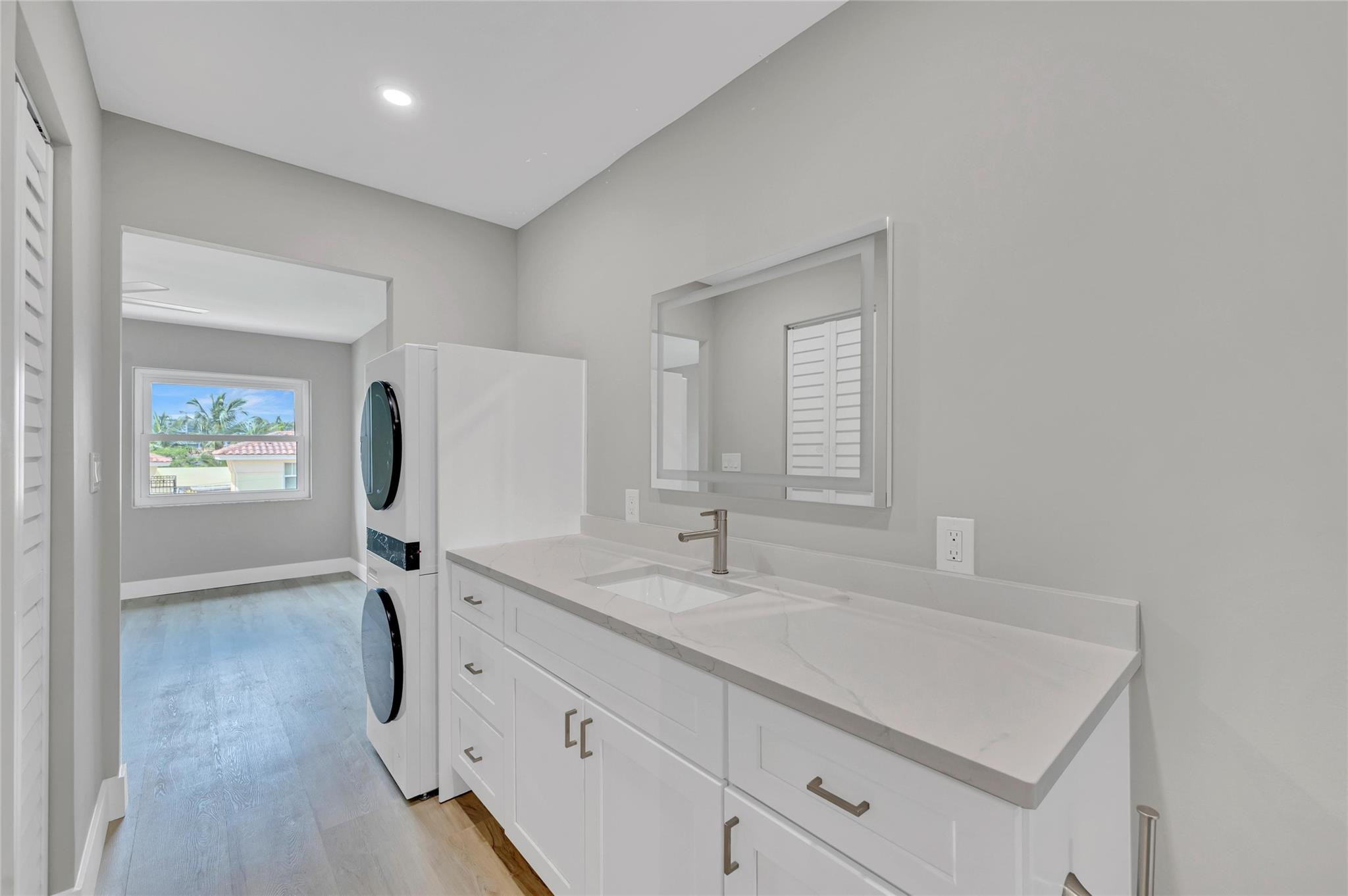 615 NE 12th Ave 412