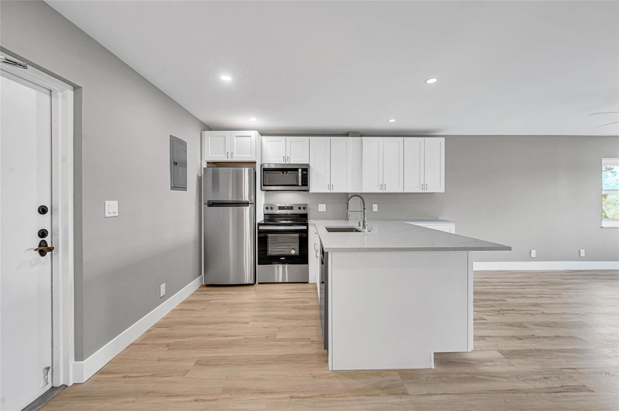 615 NE 12th Ave 412