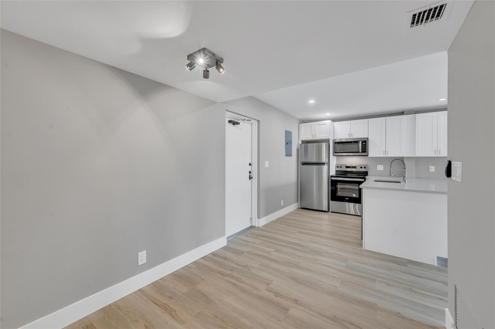 615 NE 12th Ave 412