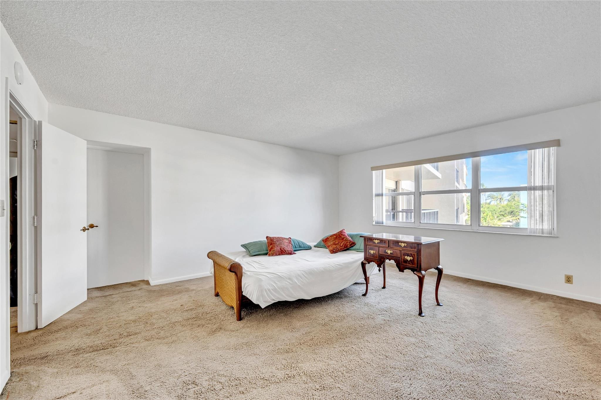 1800 S Ocean Blvd 301