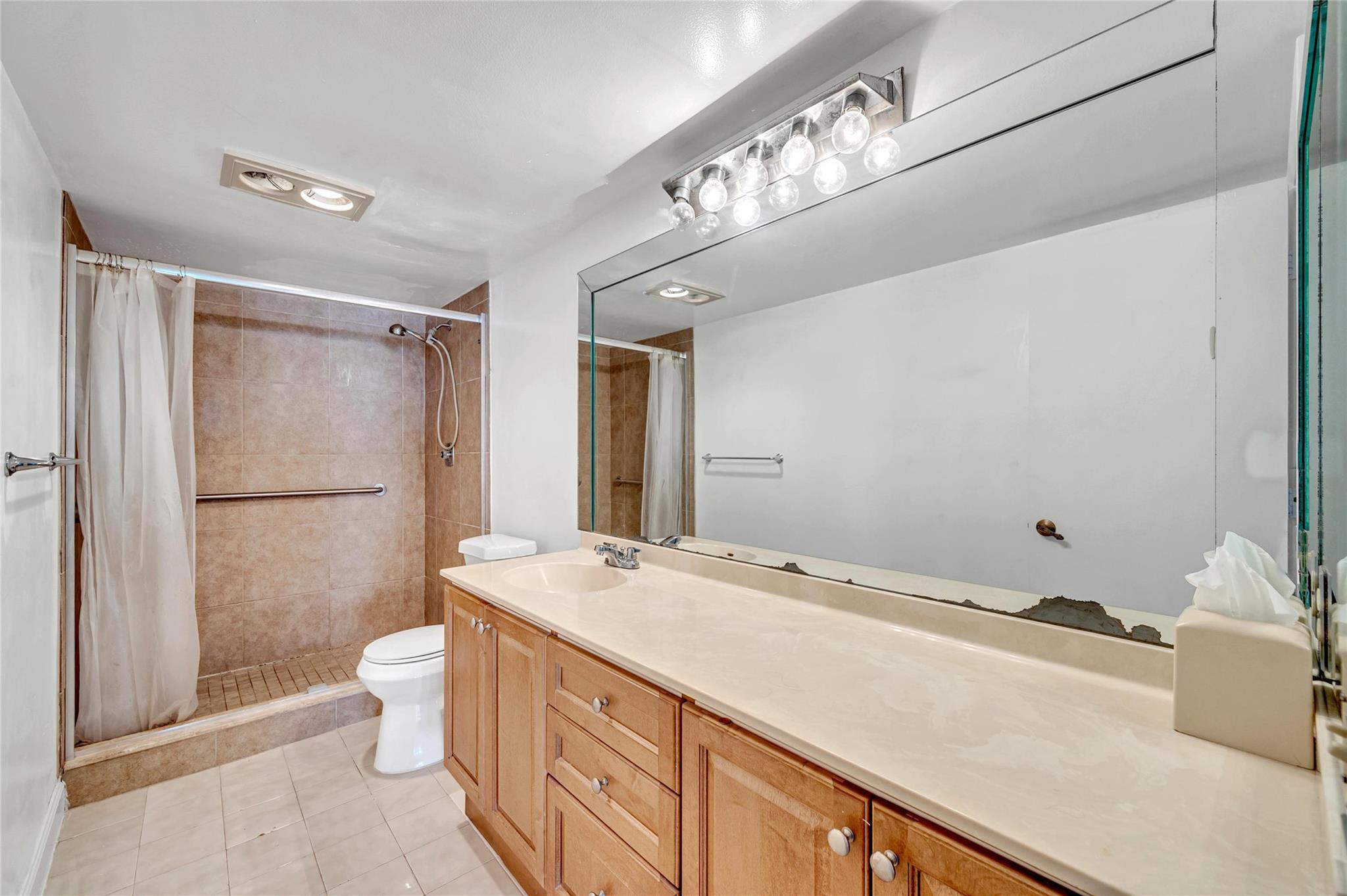 1800 S Ocean Blvd 301