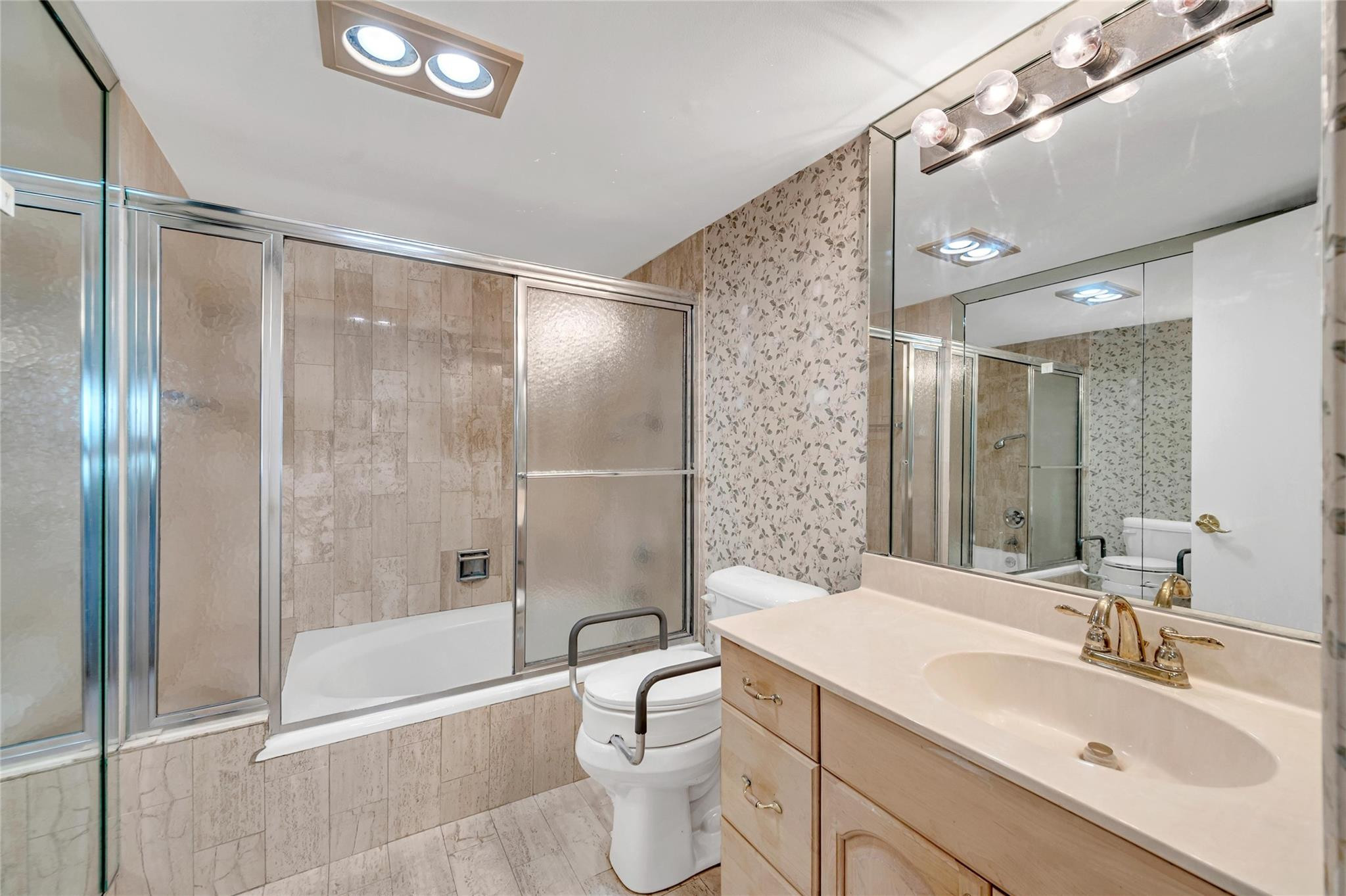 1800 S Ocean Blvd 301