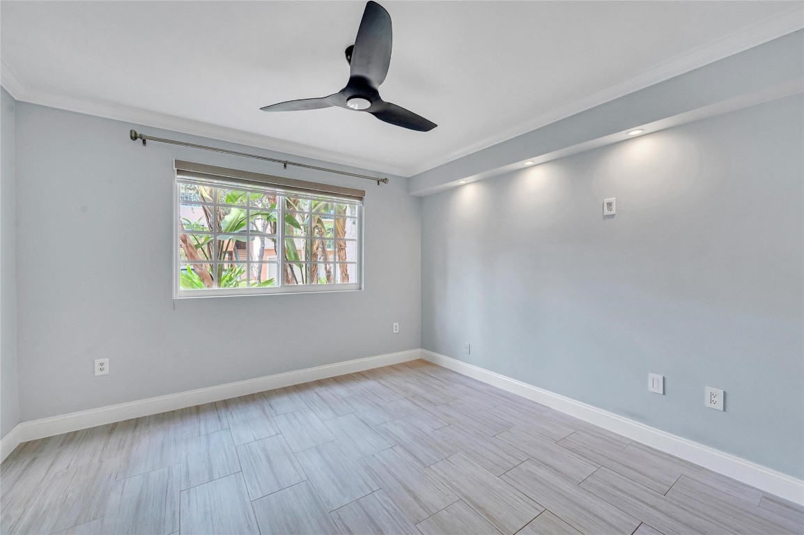 2039 SE 10th Ave 502