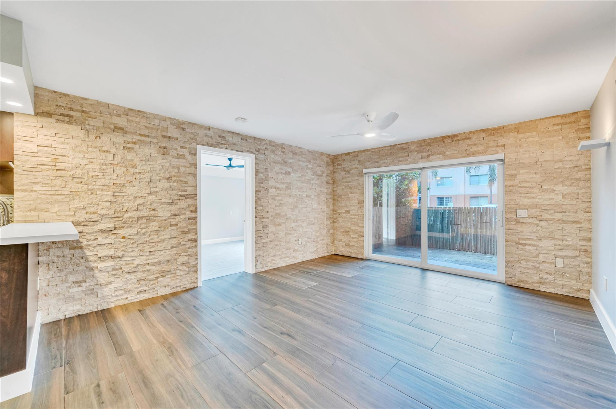 2039 SE 10th Ave 502