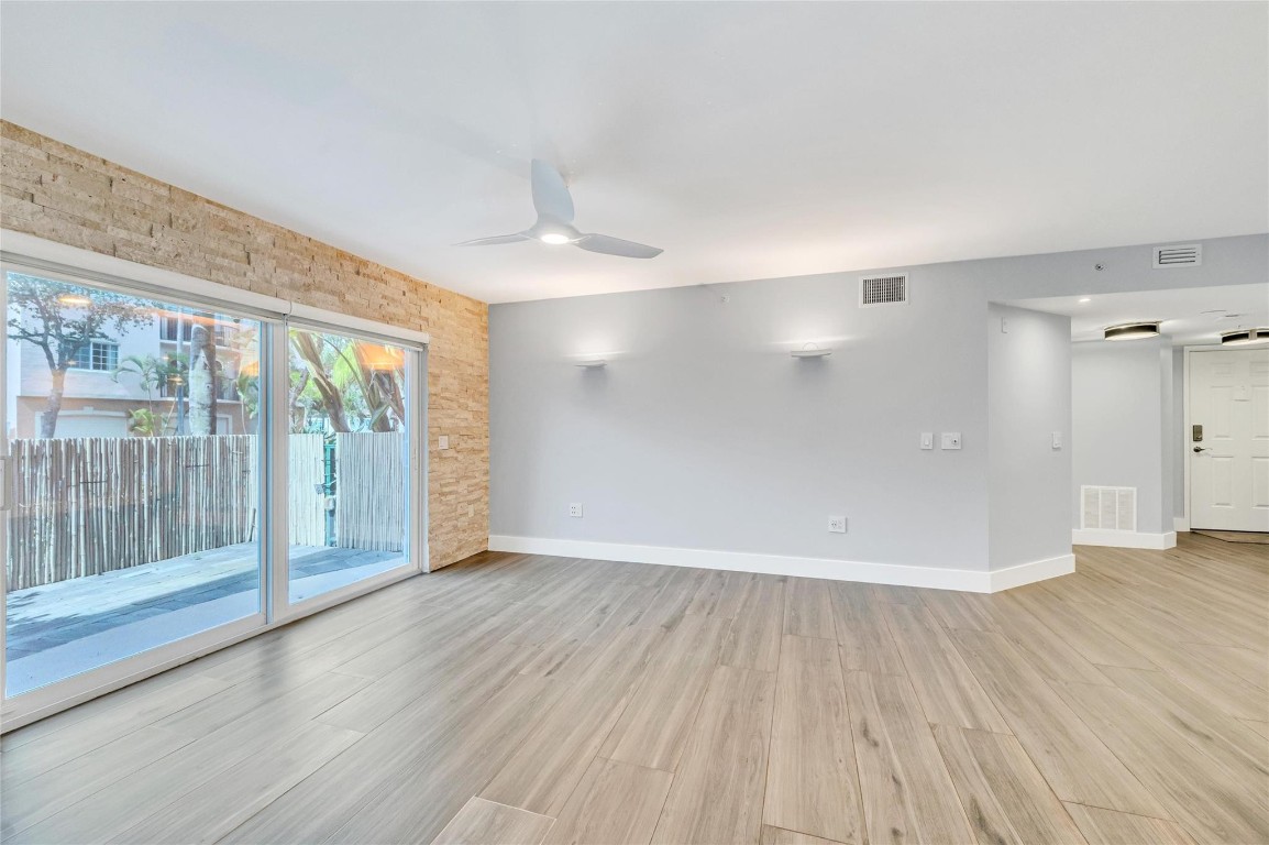 2039 SE 10th Ave 502