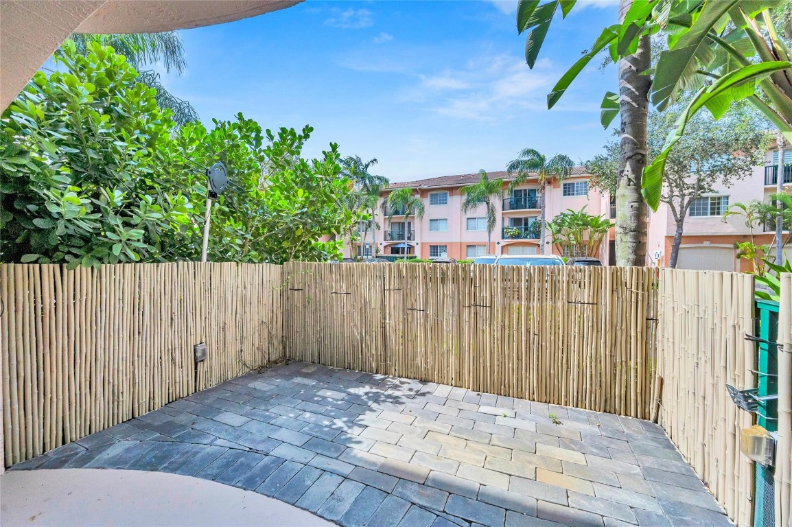 2039 SE 10th Ave 502