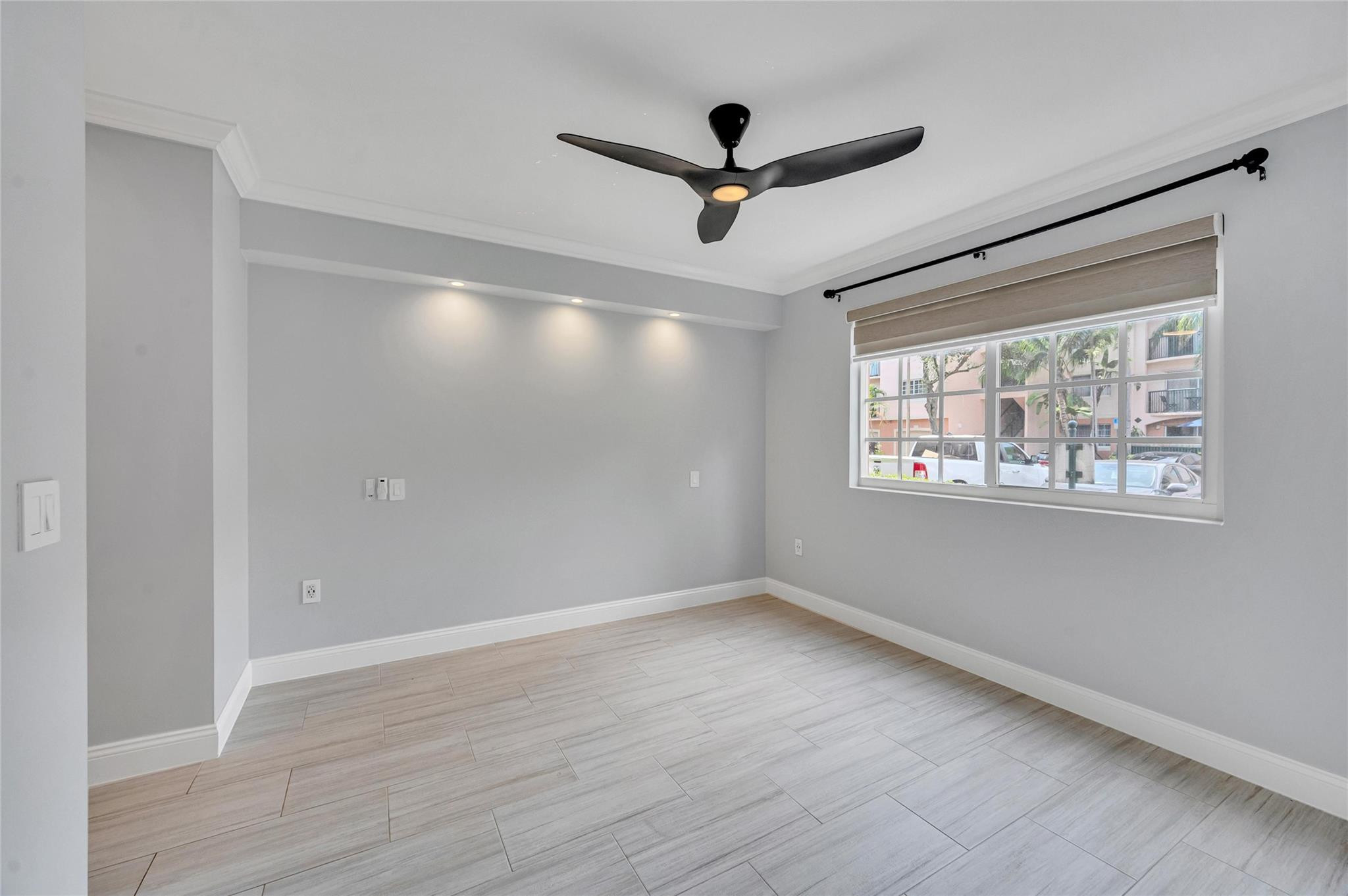 2039 SE 10th Ave 502