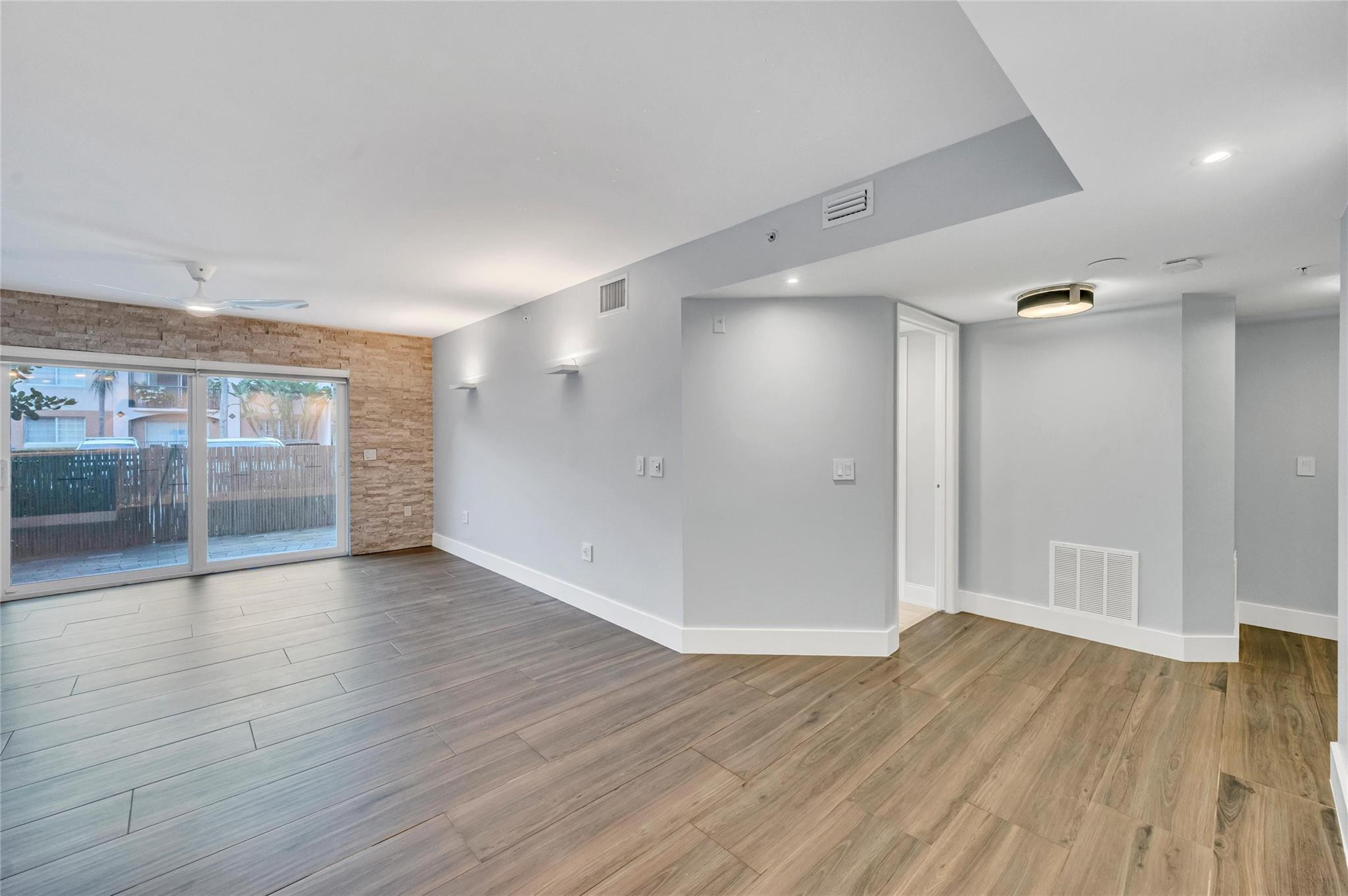 2039 SE 10th Ave 502