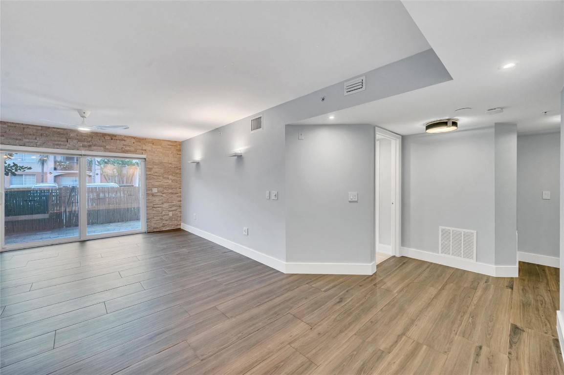 2039 SE 10th Ave 502