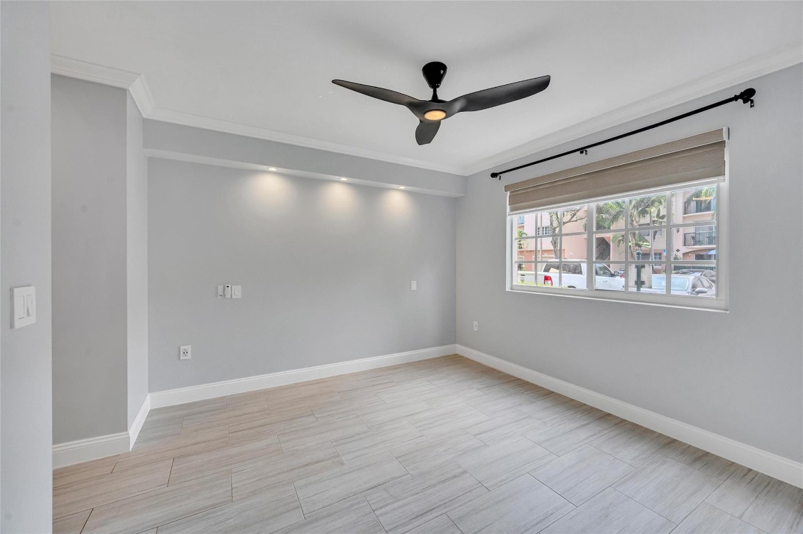 2039 SE 10th Ave 502