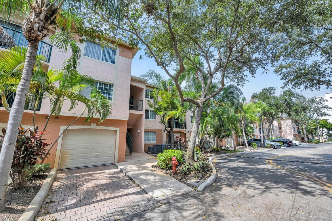 2039 SE 10th Ave 502