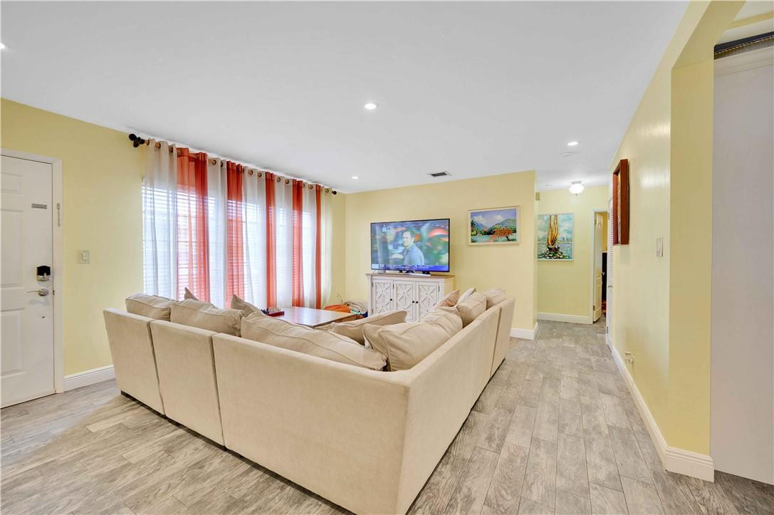 1607 NE 15th Ave 1