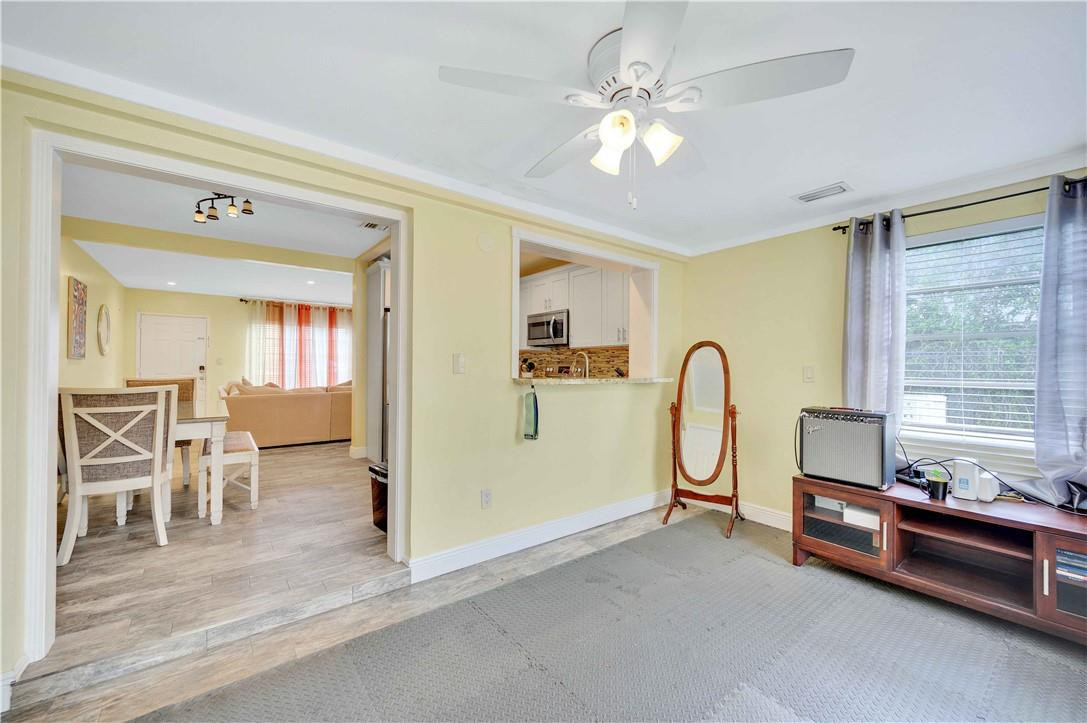 1607 NE 15th Ave 1
