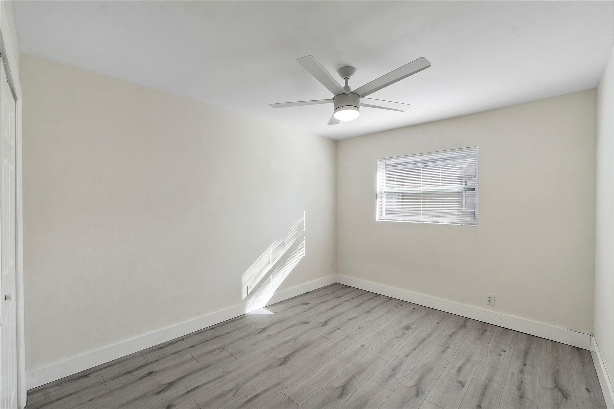 251 NE 40th St 253
