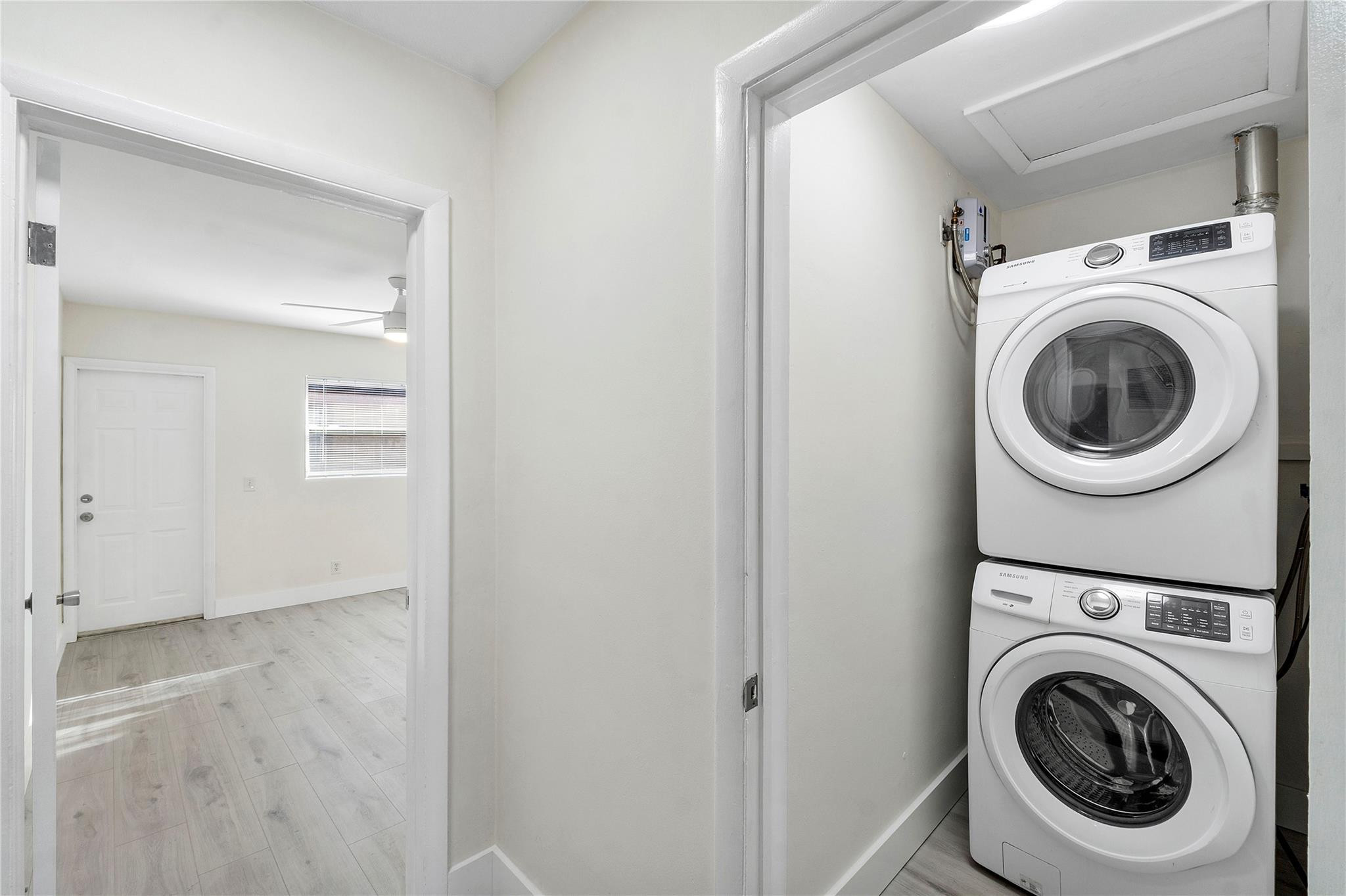 251 NE 40th St 253