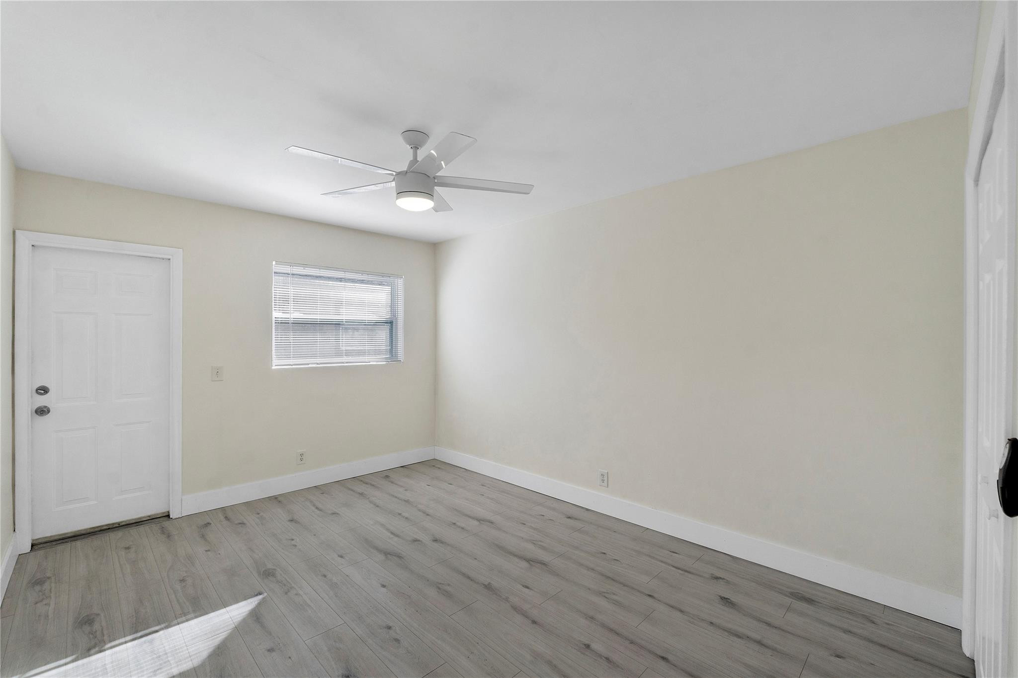 251 NE 40th St 253