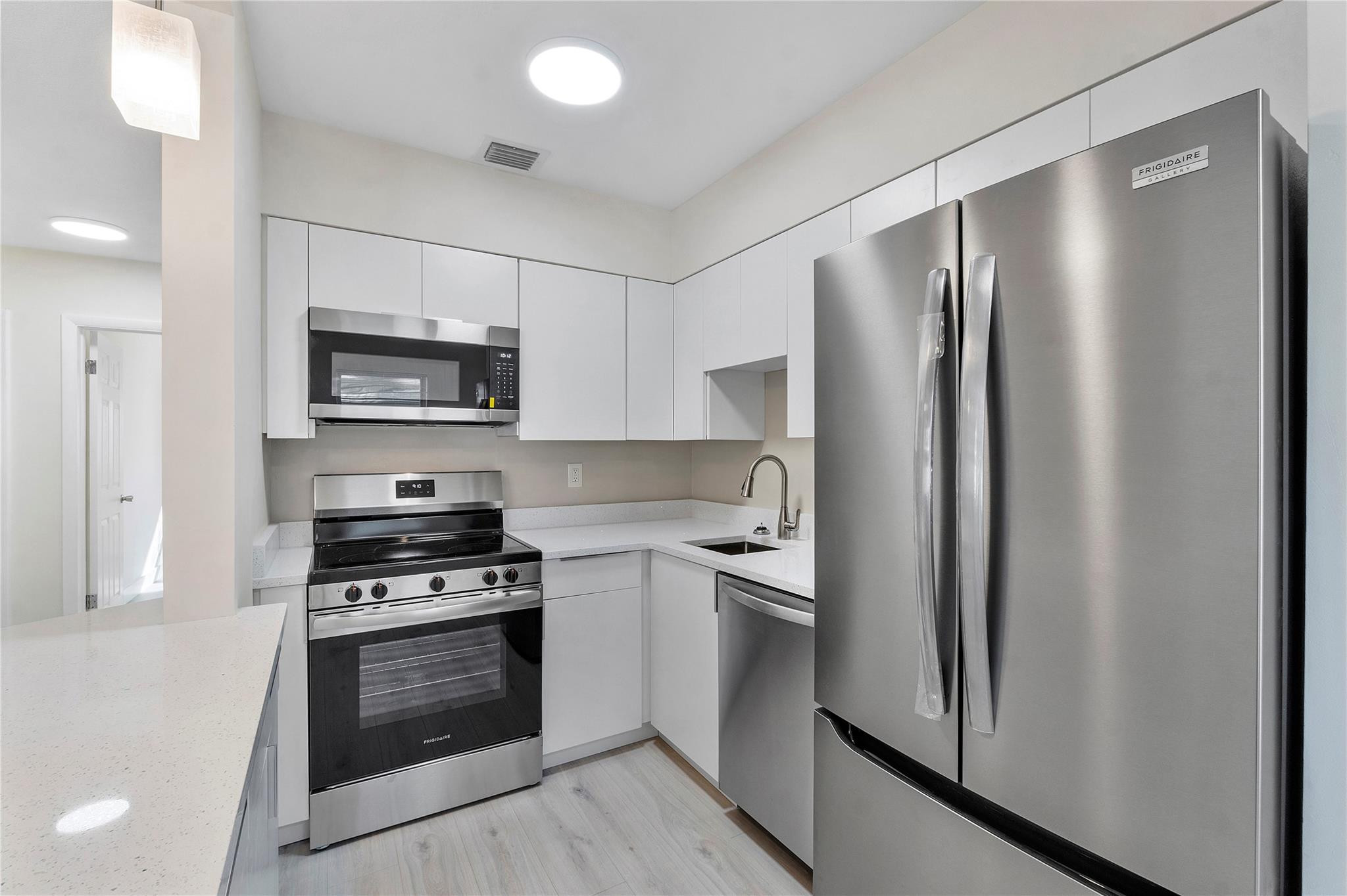 251 NE 40th St 253