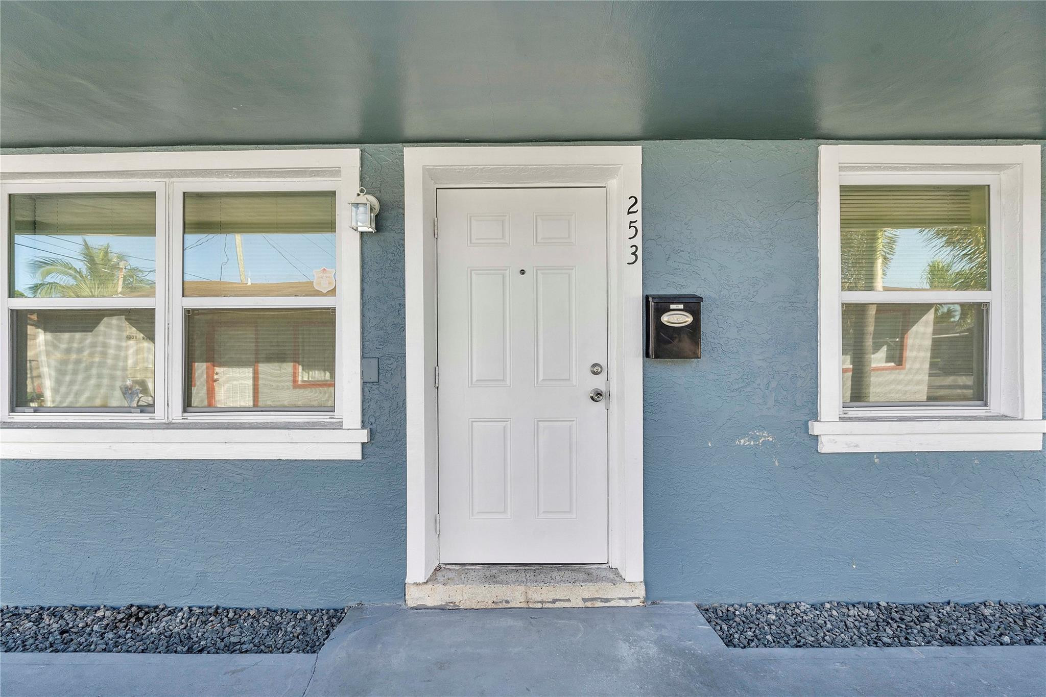 251 NE 40th St 253