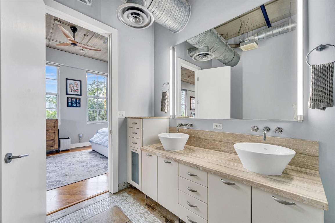 425 N Andrews Ave 301