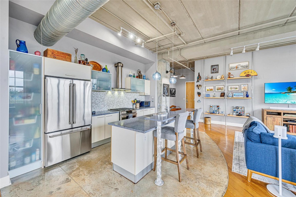 425 N Andrews Ave 301