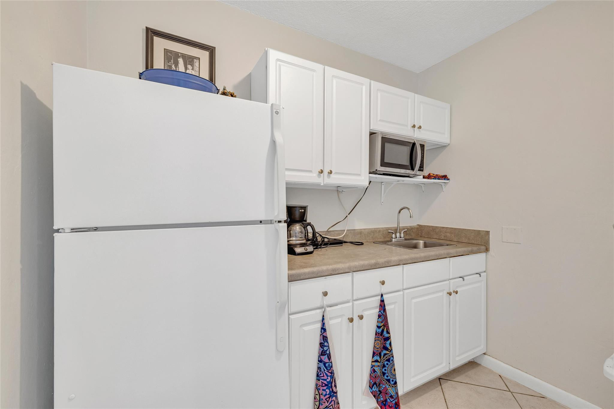 4520 El Mar Dr 1