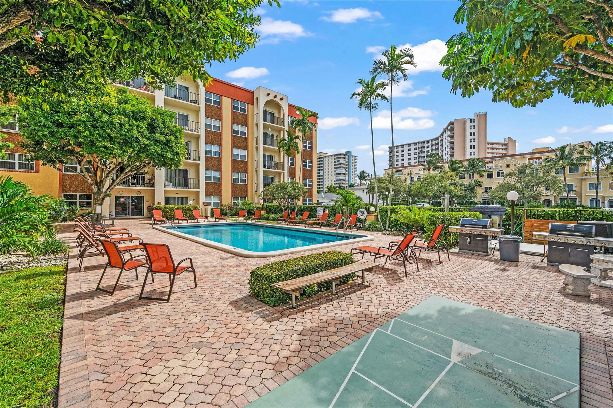 400 N Riverside Dr 304