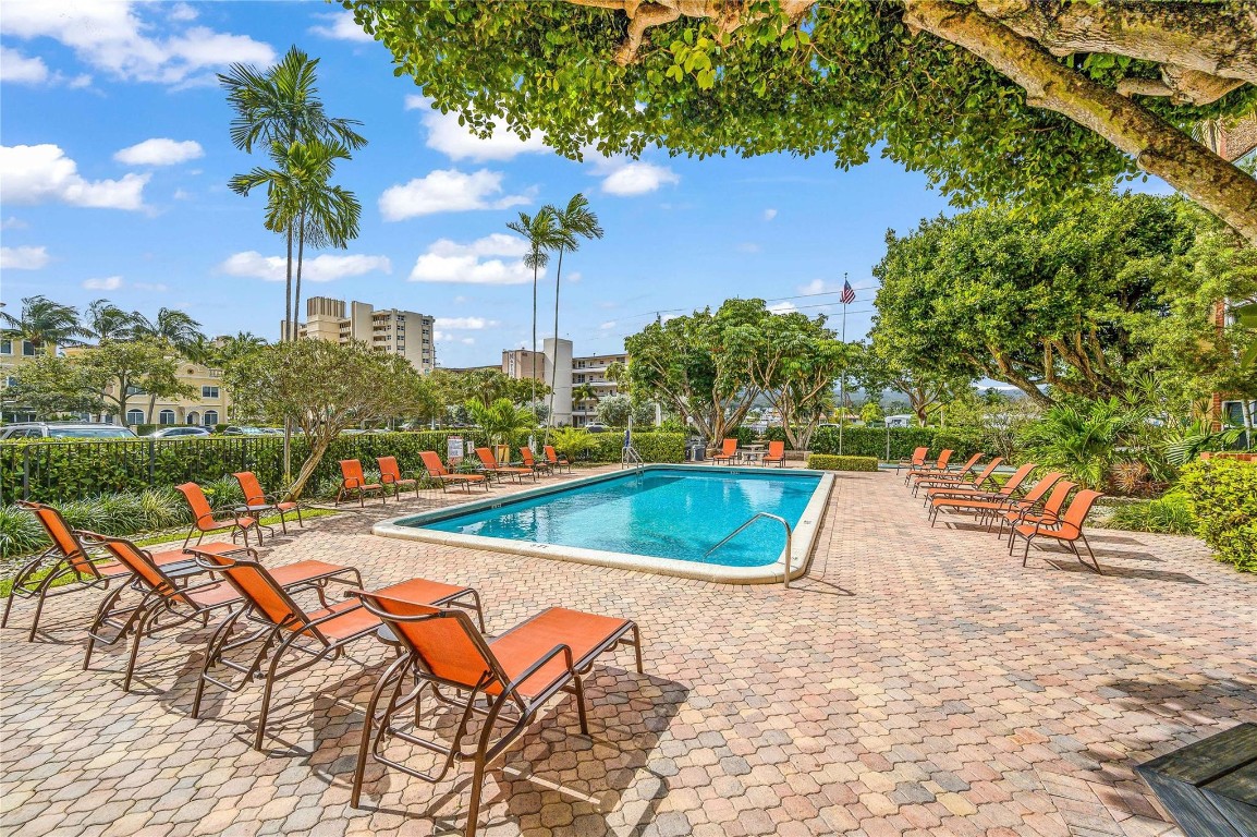 400 N Riverside Dr 304