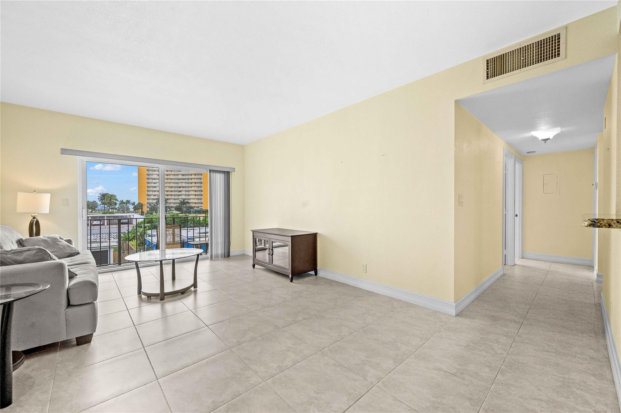 400 N Riverside Dr 304