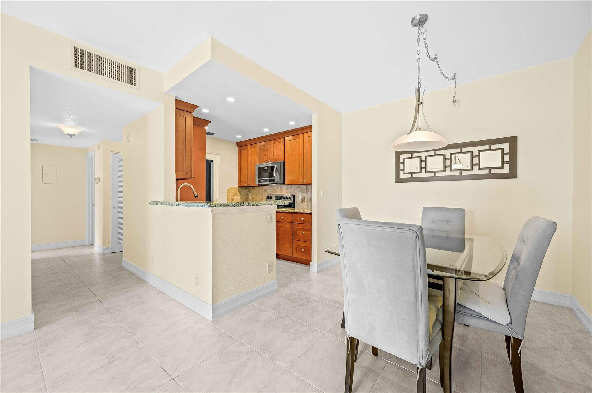 400 N Riverside Dr 304