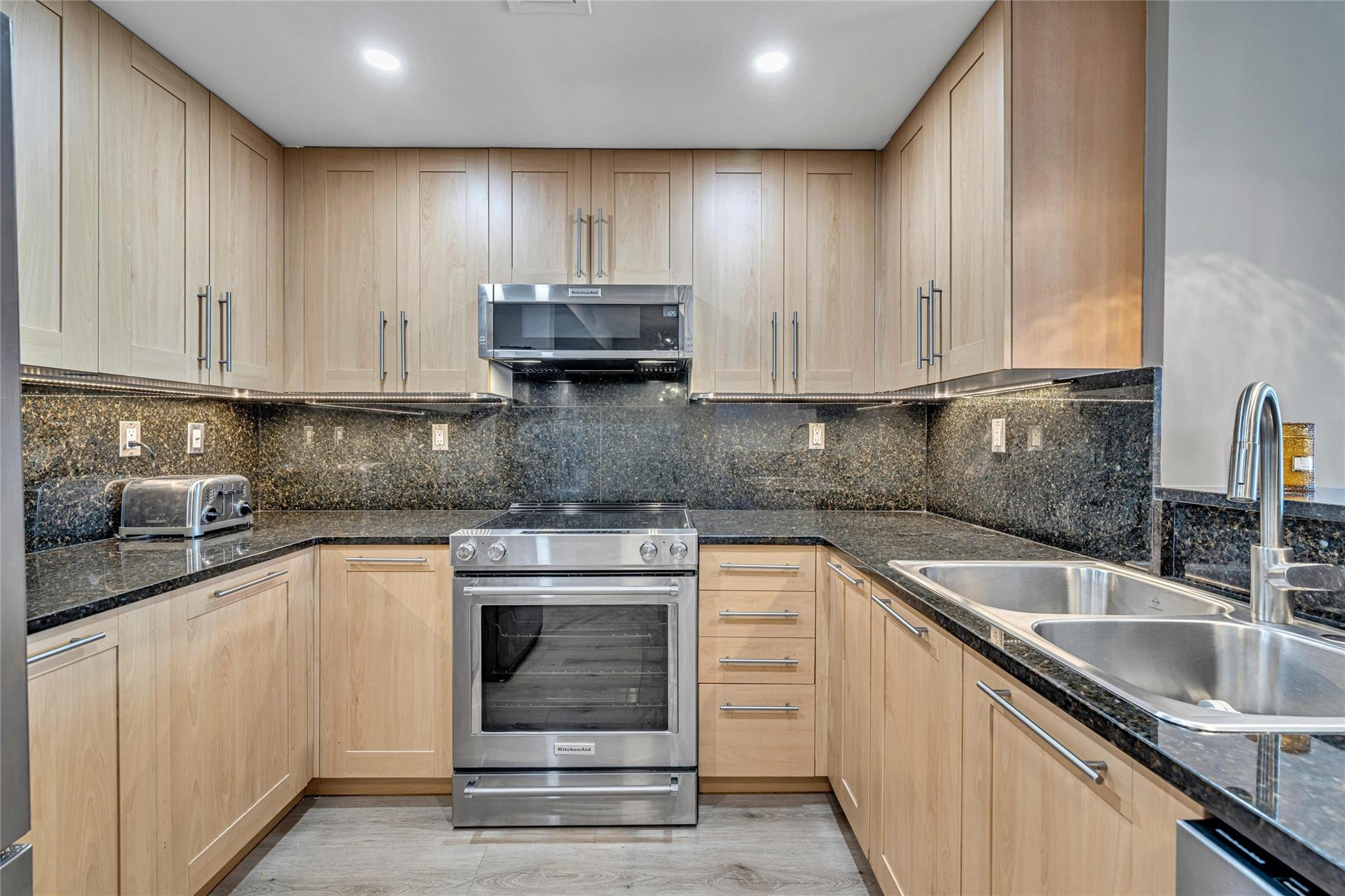 511 SE 5th Ave 1212