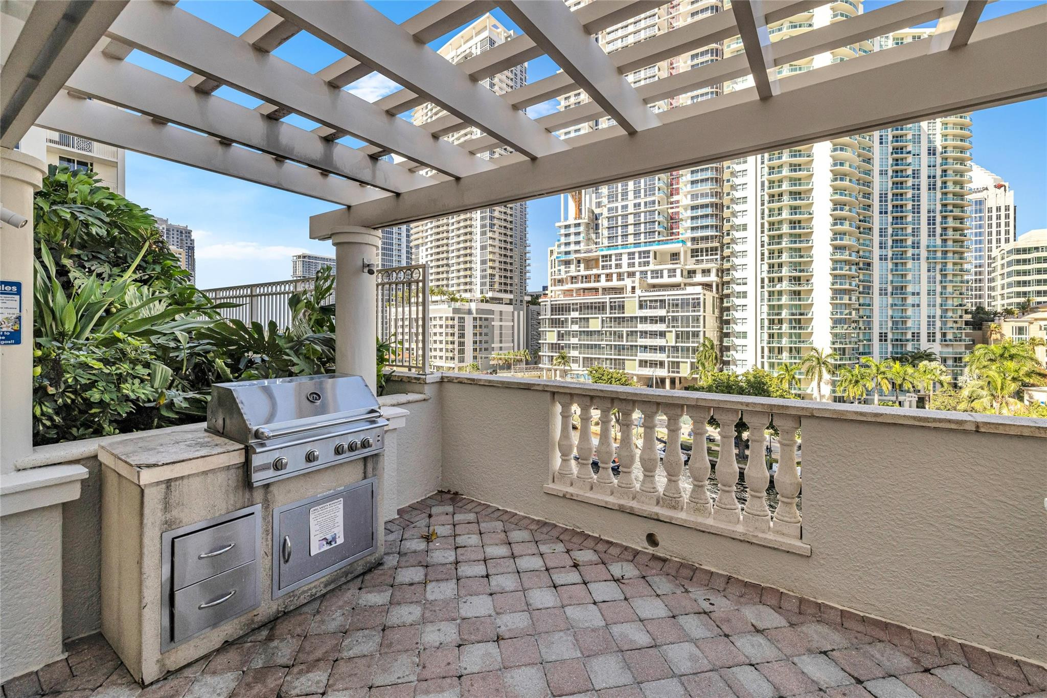 511 SE 5th Ave 1212