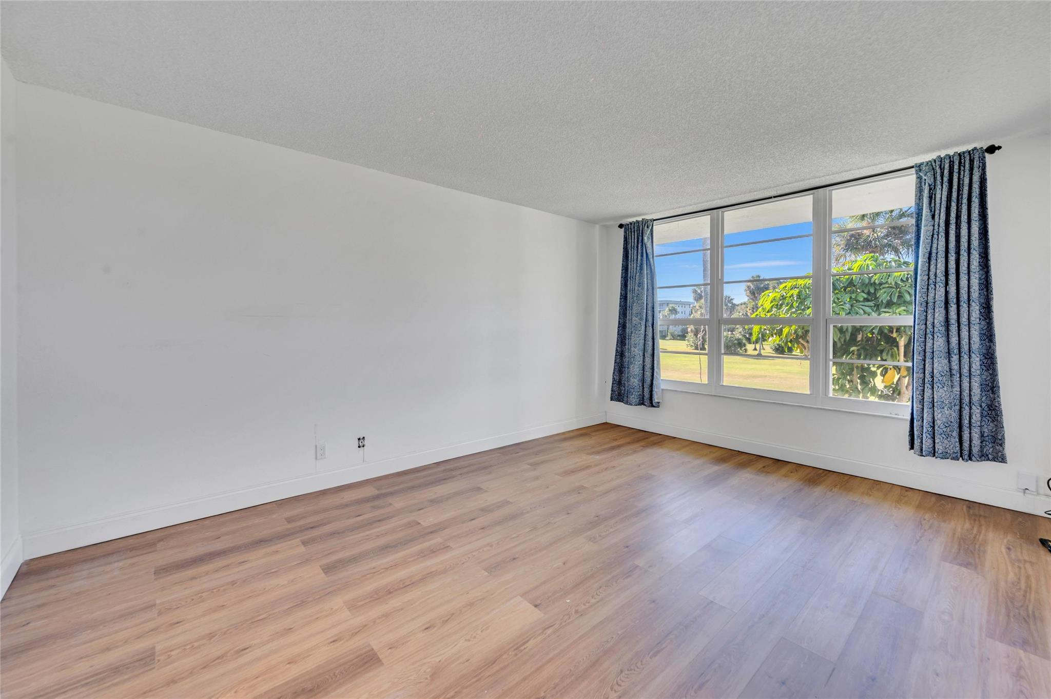 905 Cypress Ter 205