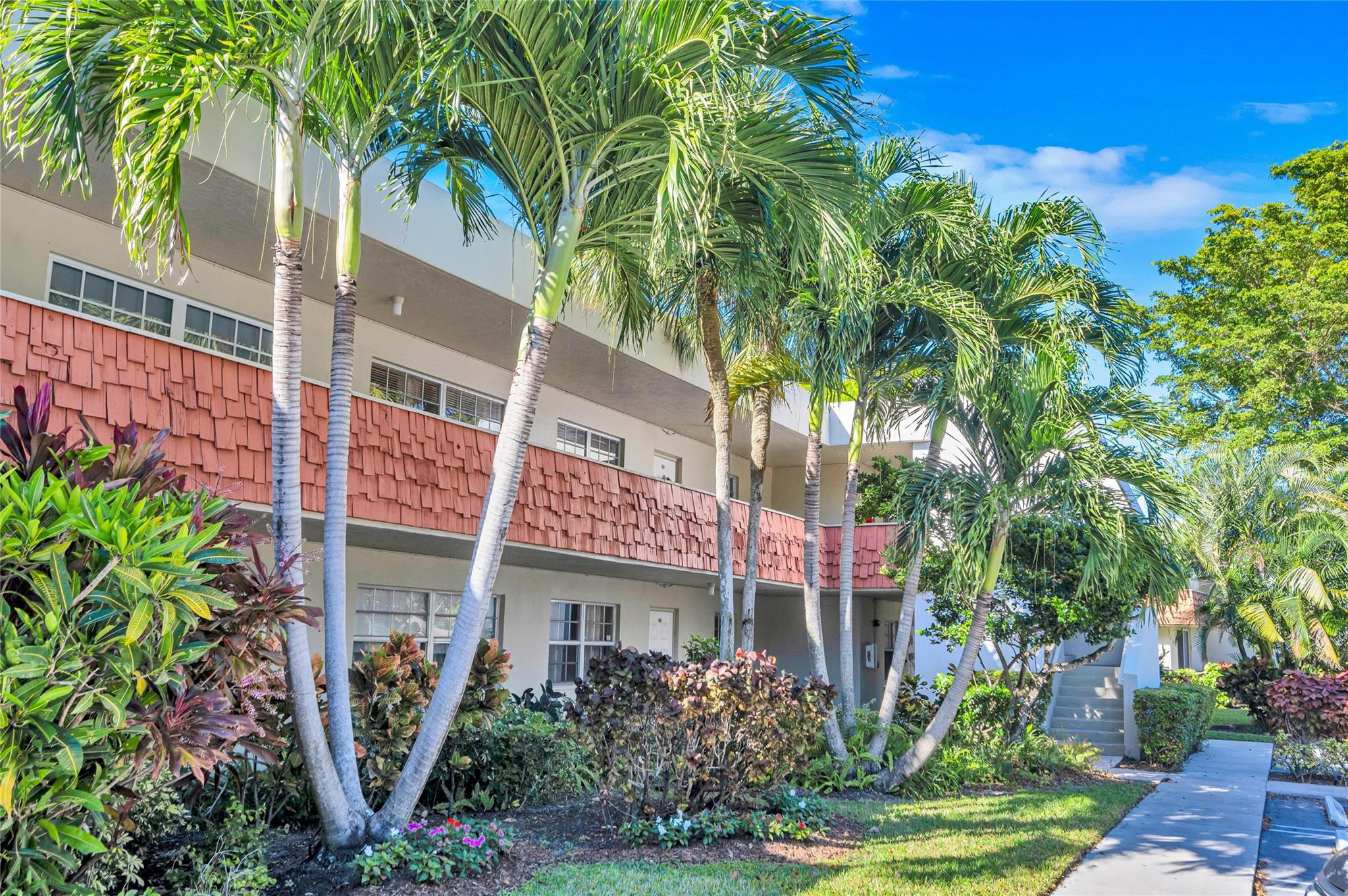 905 Cypress Ter 205