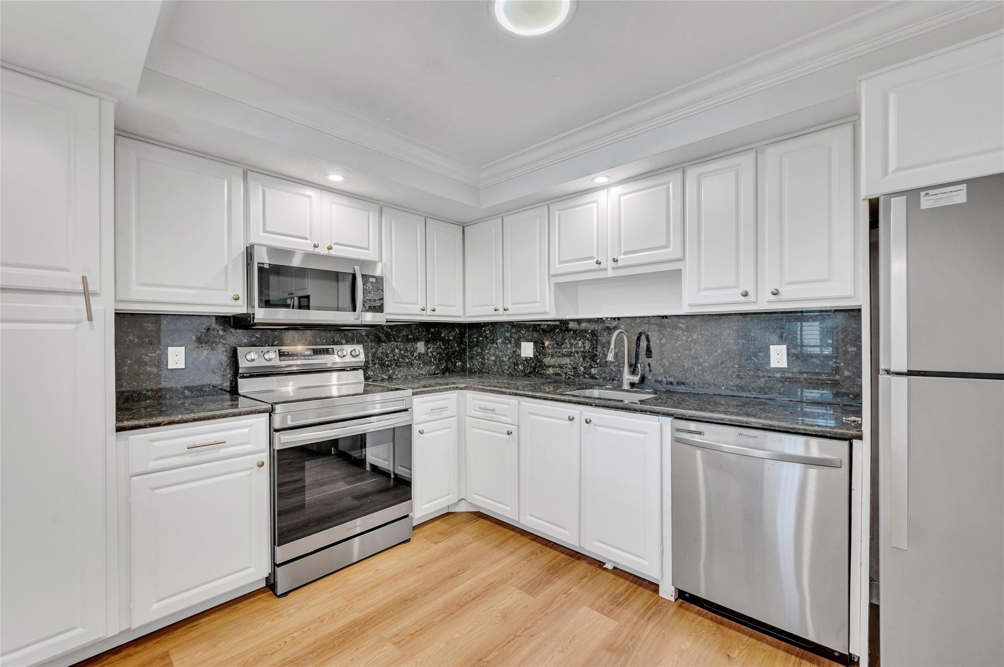 905 Cypress Ter 205