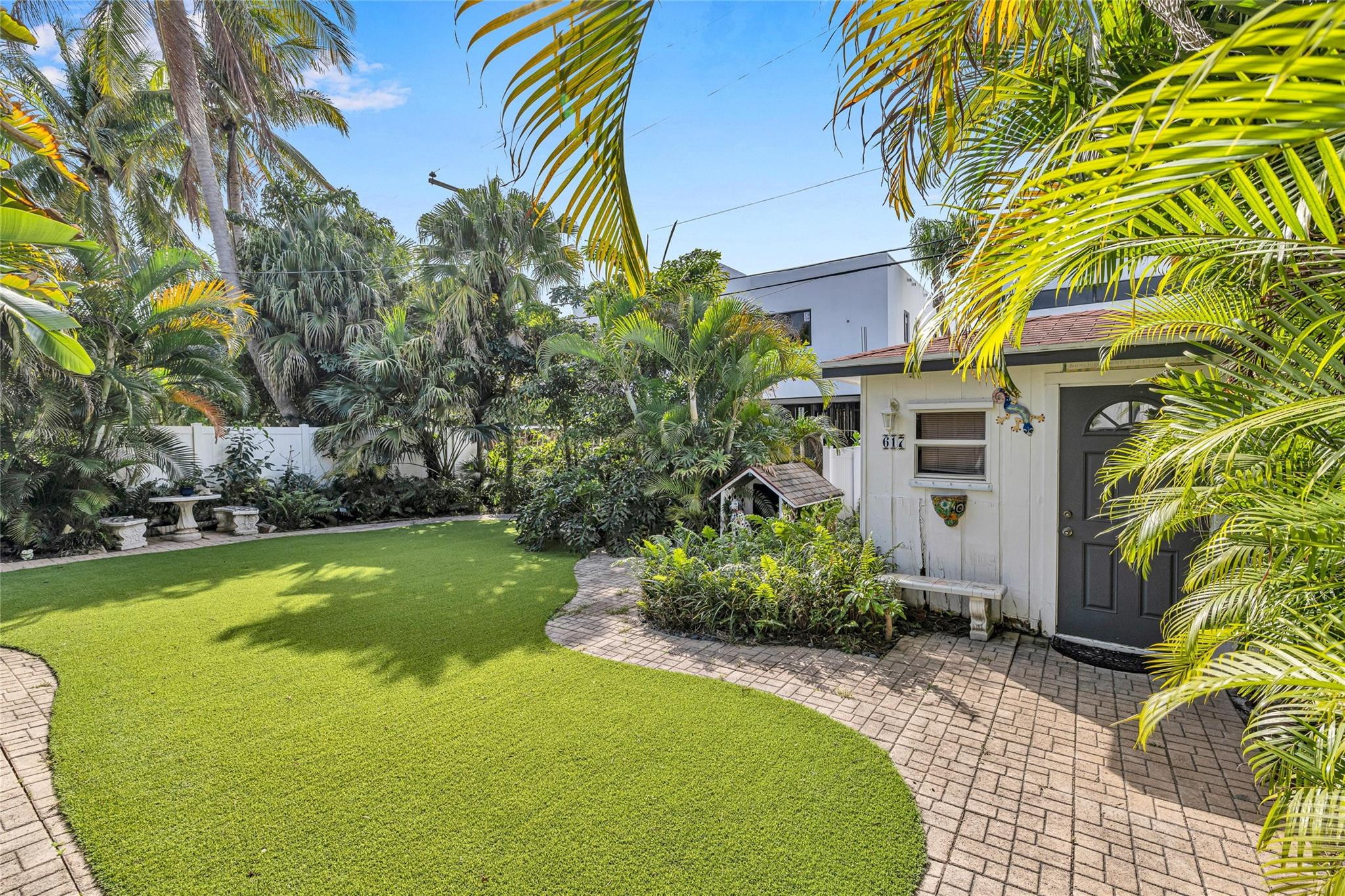 617 N Victoria Park Rd